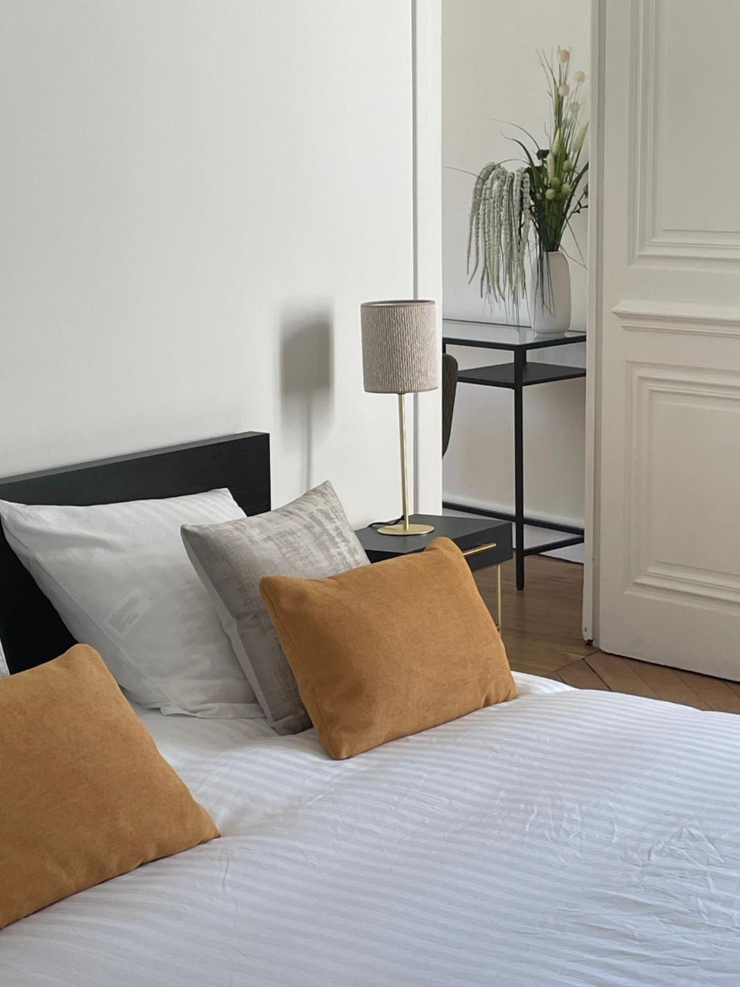 Grand Appartement D'Exception Au Chateau Randin Écully Buitenkant foto